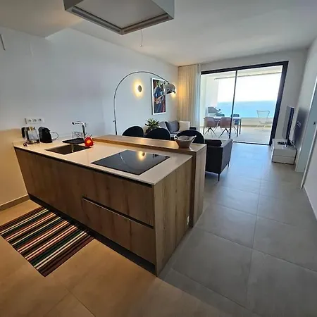 Seaviews Front Face Unit