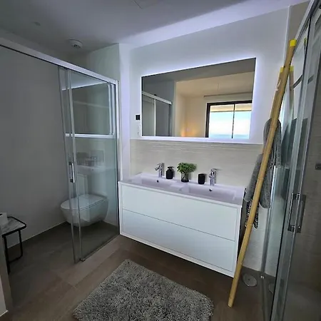 Seaviews Front Face Unit شقة *