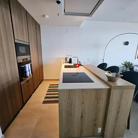 Seaviews Front Face Unit