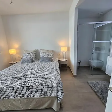 Seaviews Front Face Unit *